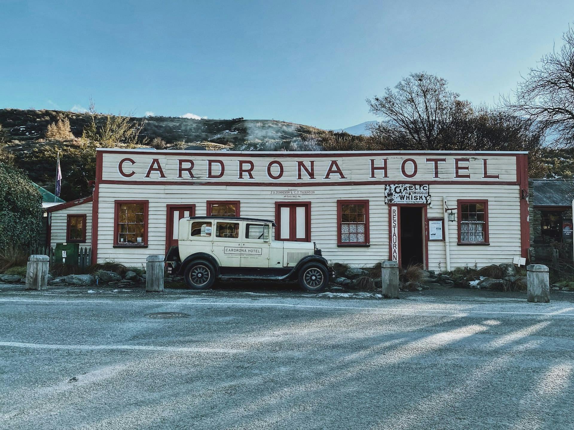 White, weatherboard hotel in Cardona, New Zealand